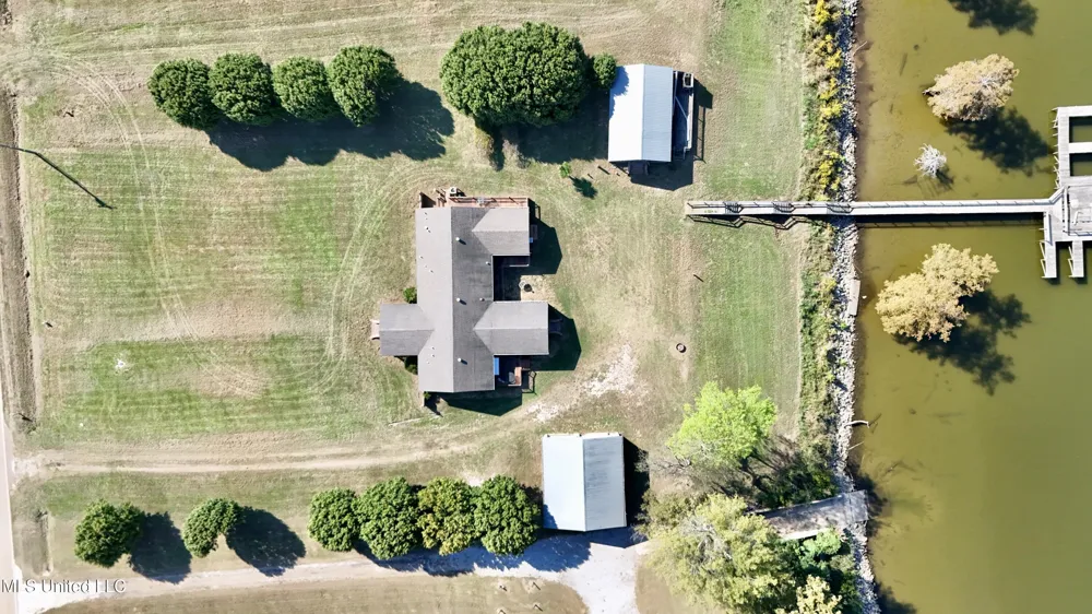2138 Eagle Lake Shore Road Vicksburg, MS 39183