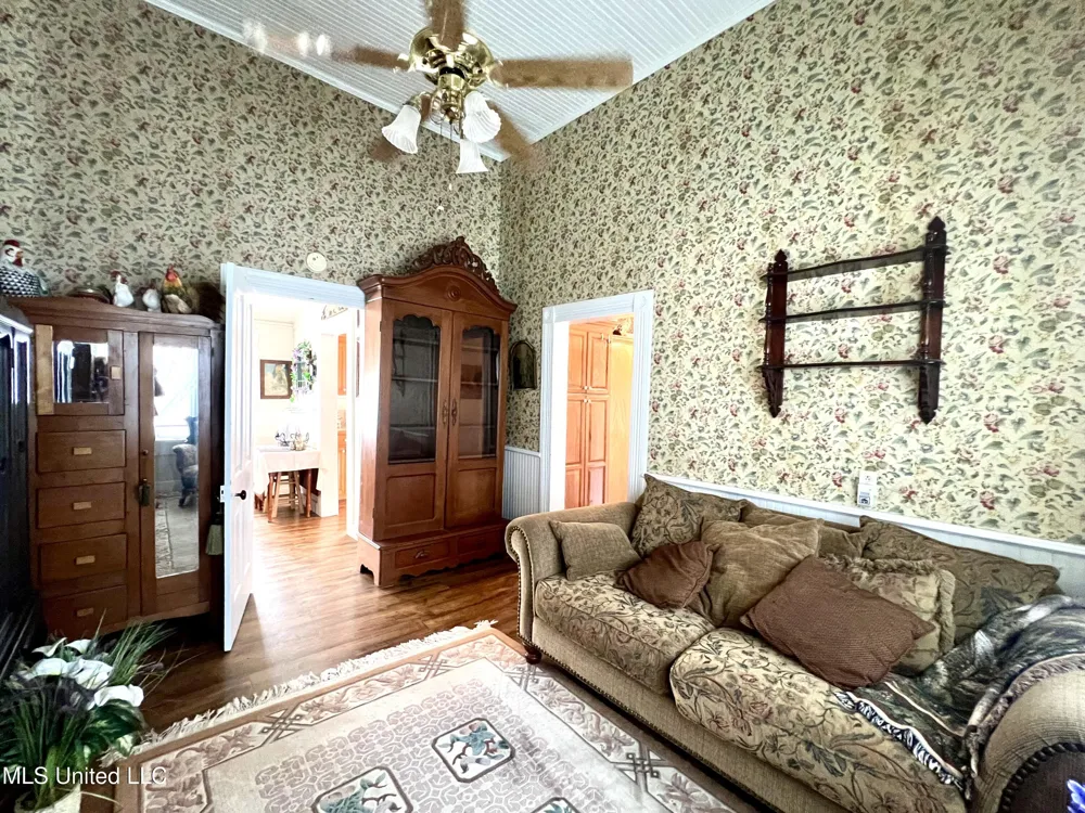 709 Liberty White Road Liberty, MS 39645