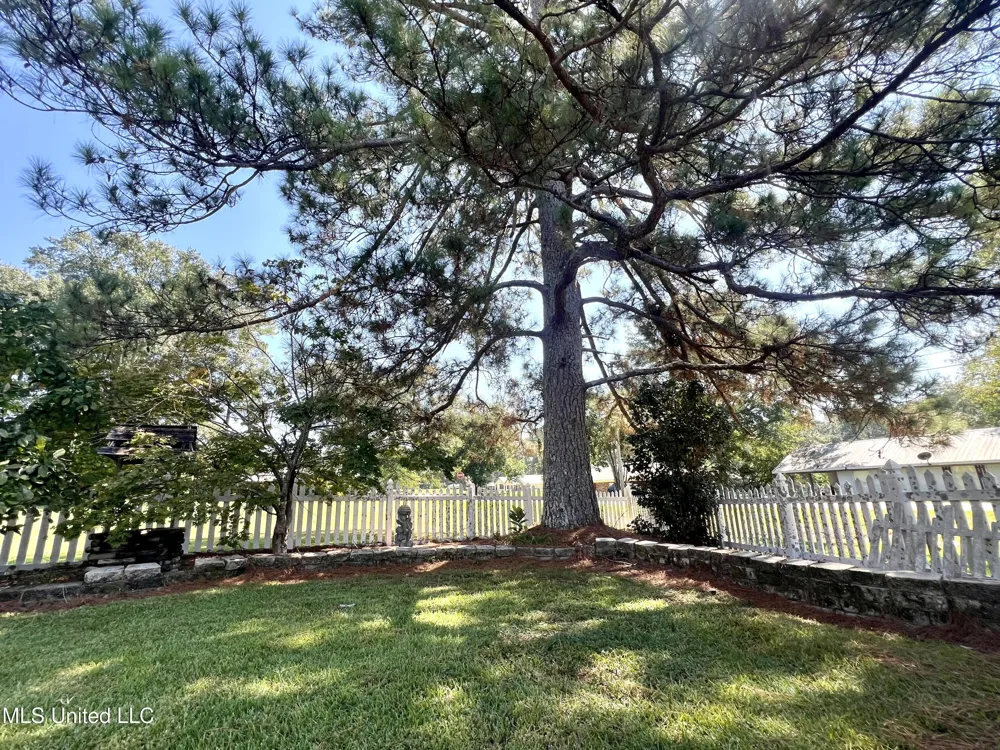 709 Liberty White Road Liberty, MS 39645