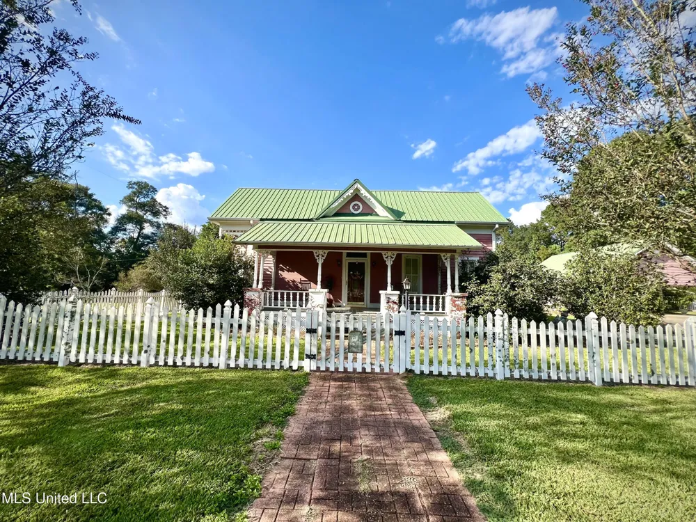 709 Liberty White Road Liberty, MS 39645