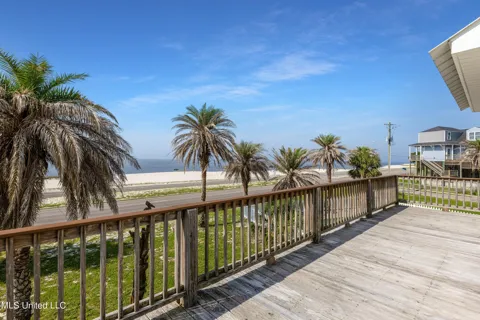 800 W Beach Boulevard