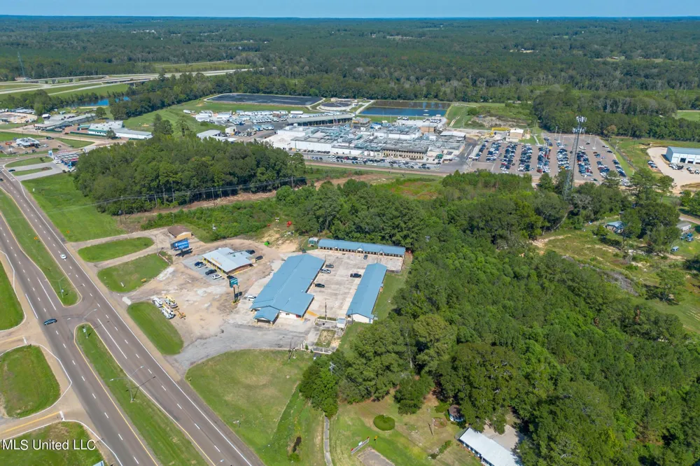 3492 Us 49 N Collins, MS 39428