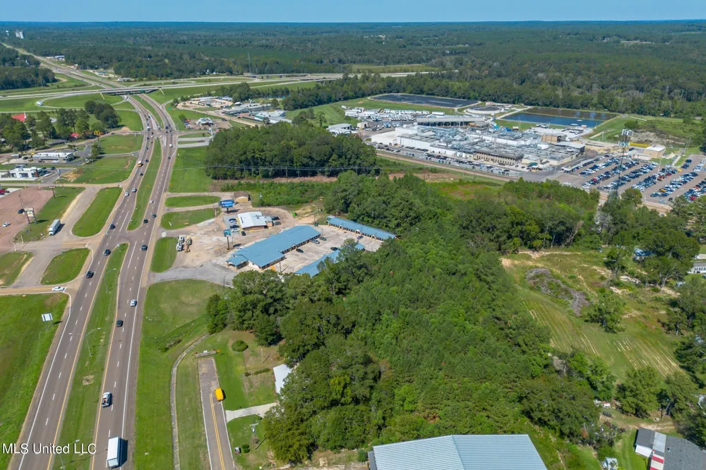 3492 Us 49 N Collins, MS 39428