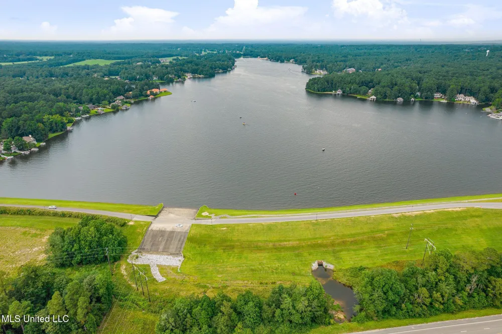 14 Sunset Hill Hattiesburg, MS 39402