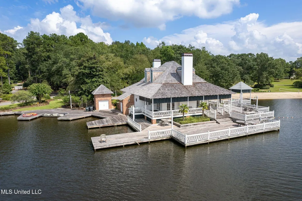 14 Sunset Hill Hattiesburg, MS 39402