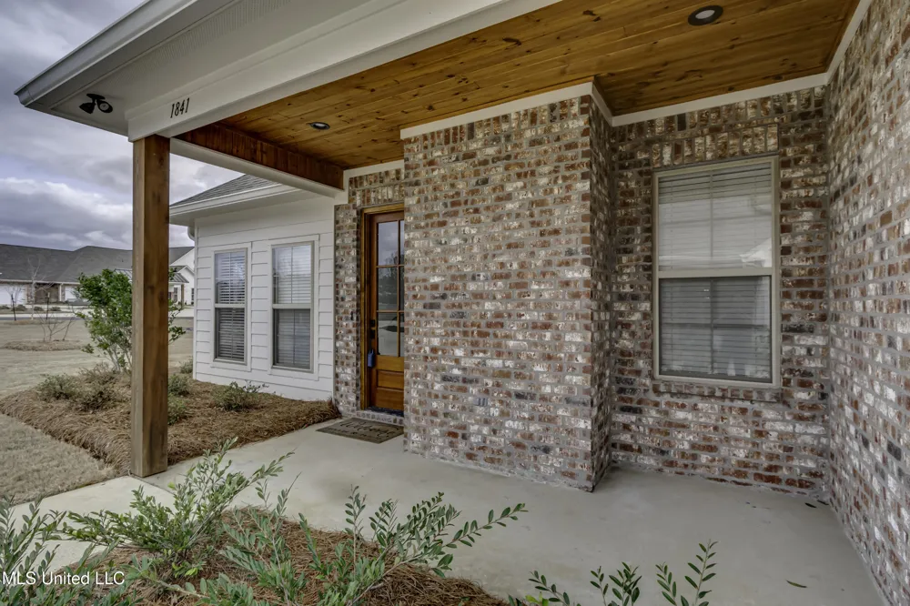 1841 Freedom Ring Drive Brandon, MS 39047