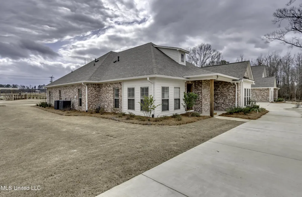 1841 Freedom Ring Drive Brandon, MS 39047