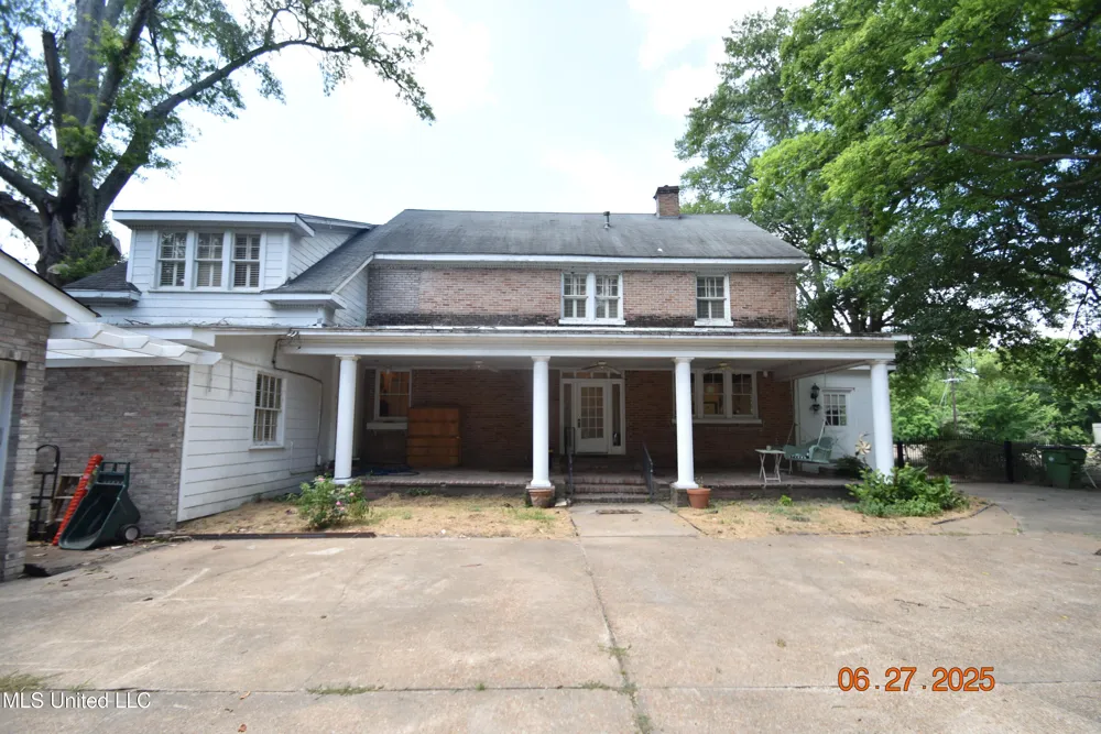 1211 River Road Greenwood, MS 38930