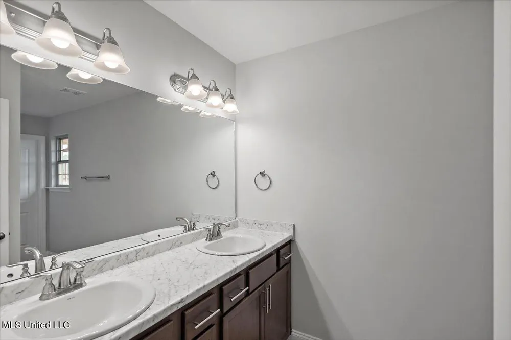 107 Red Bird Cove Senatobia, MS 38668