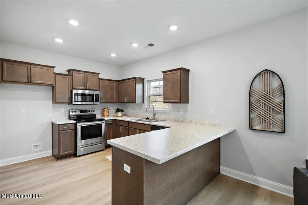 107 Red Bird Cove Senatobia, MS 38668