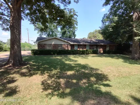 203 Lynwood Drive