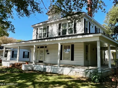 413 E Claiborne Avenue