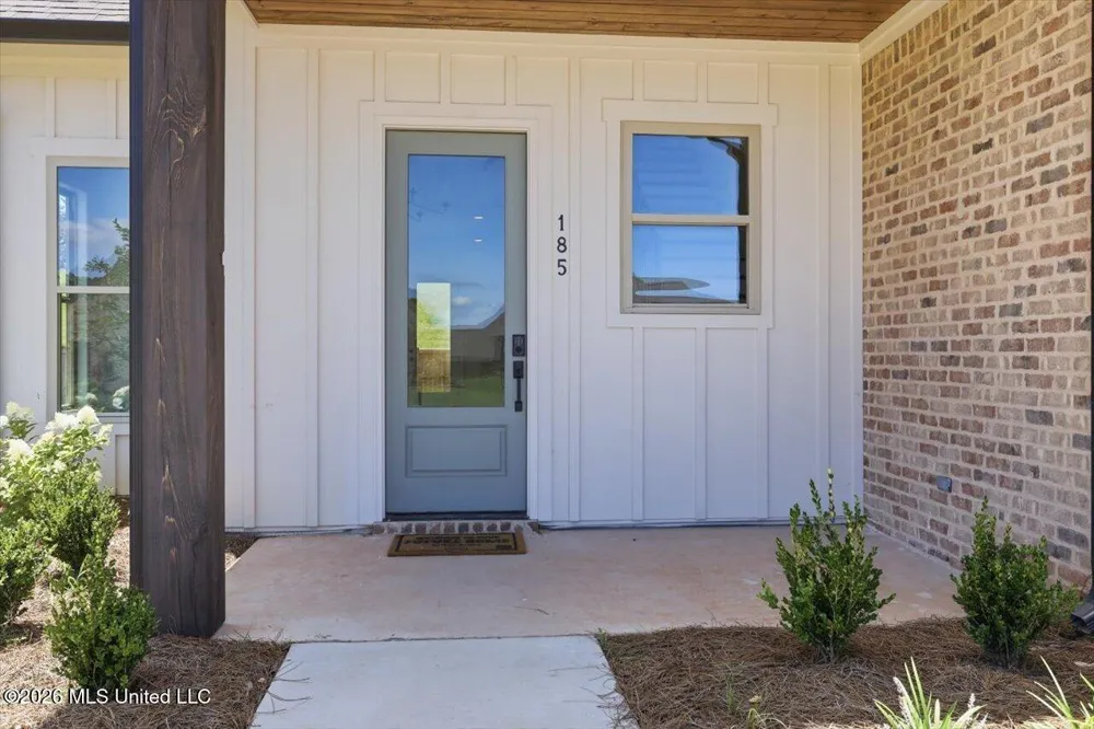 185 Bronson Bend Flowood, MS 39232