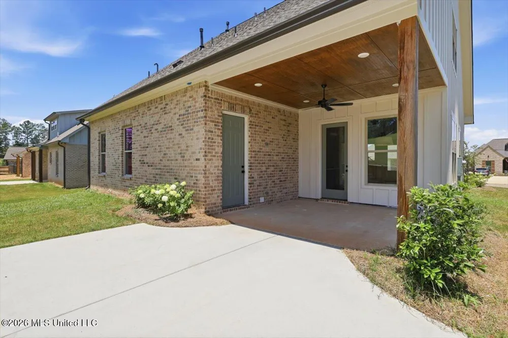 185 Bronson Bend Flowood, MS 39232