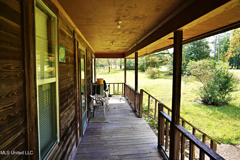 2093 Mallalieu Dr Se Ruth, MS 39662