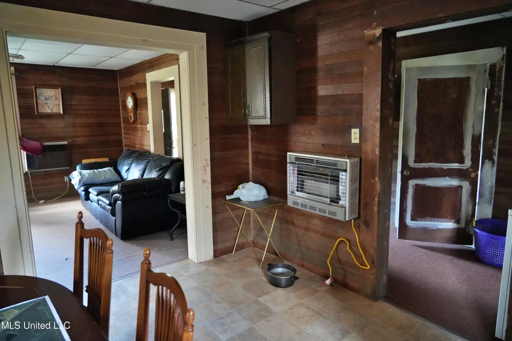 2093 Mallalieu Dr Se Ruth, MS 39662