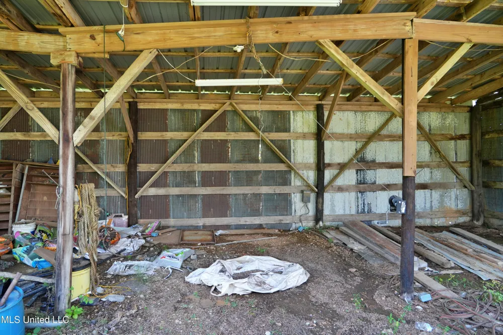 2093 Mallalieu Dr Se Ruth, MS 39662