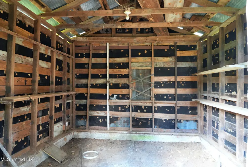 2093 Mallalieu Dr Se Ruth, MS 39662