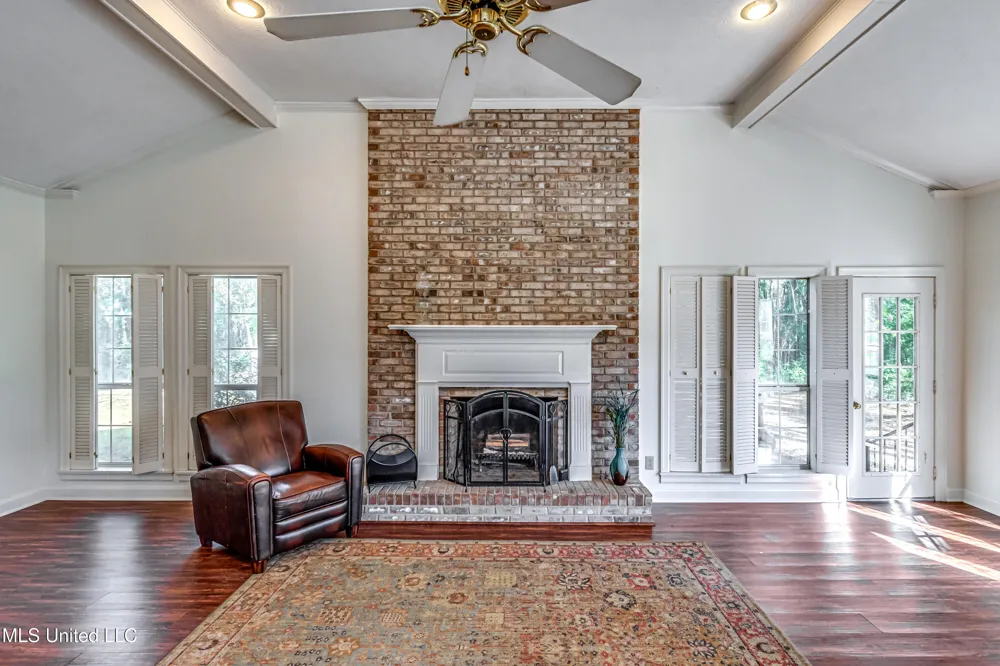 602 Simpson Hwy 149 Magee, MS 39111