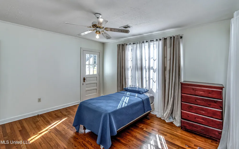 602 Simpson Hwy 149 Magee, MS 39111