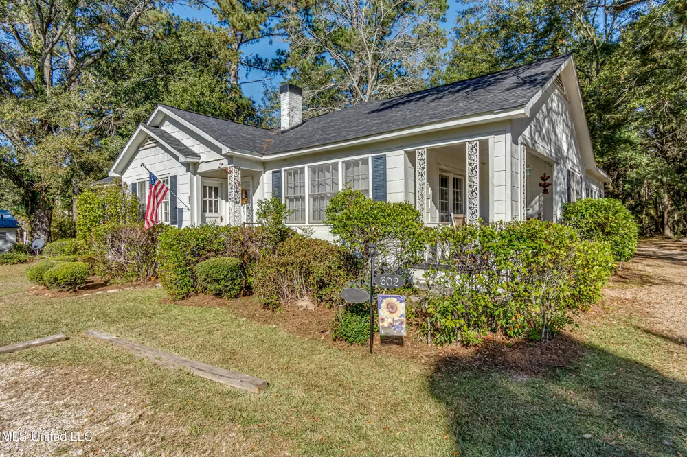 602 Simpson Hwy 149 Magee, MS 39111