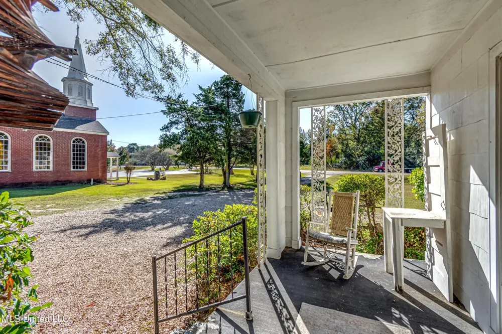 602 Simpson Hwy 149 Magee, MS 39111