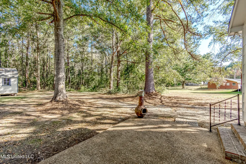 602 Simpson Hwy 149 Magee, MS 39111