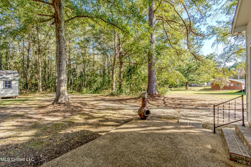 602 Simpson Hwy 149 Magee, MS 39111