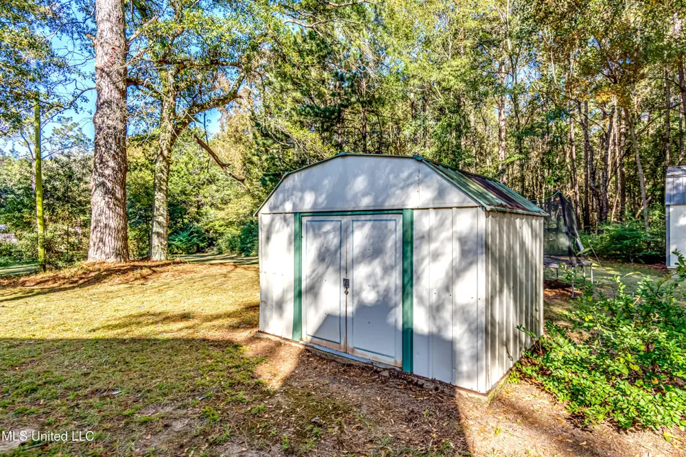 602 Simpson Hwy 149 Magee, MS 39111