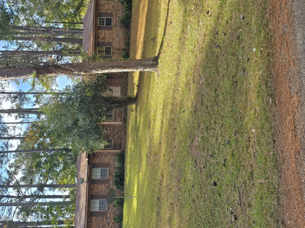 256 Pinehurst Circle Hazlehurst, MS 39083