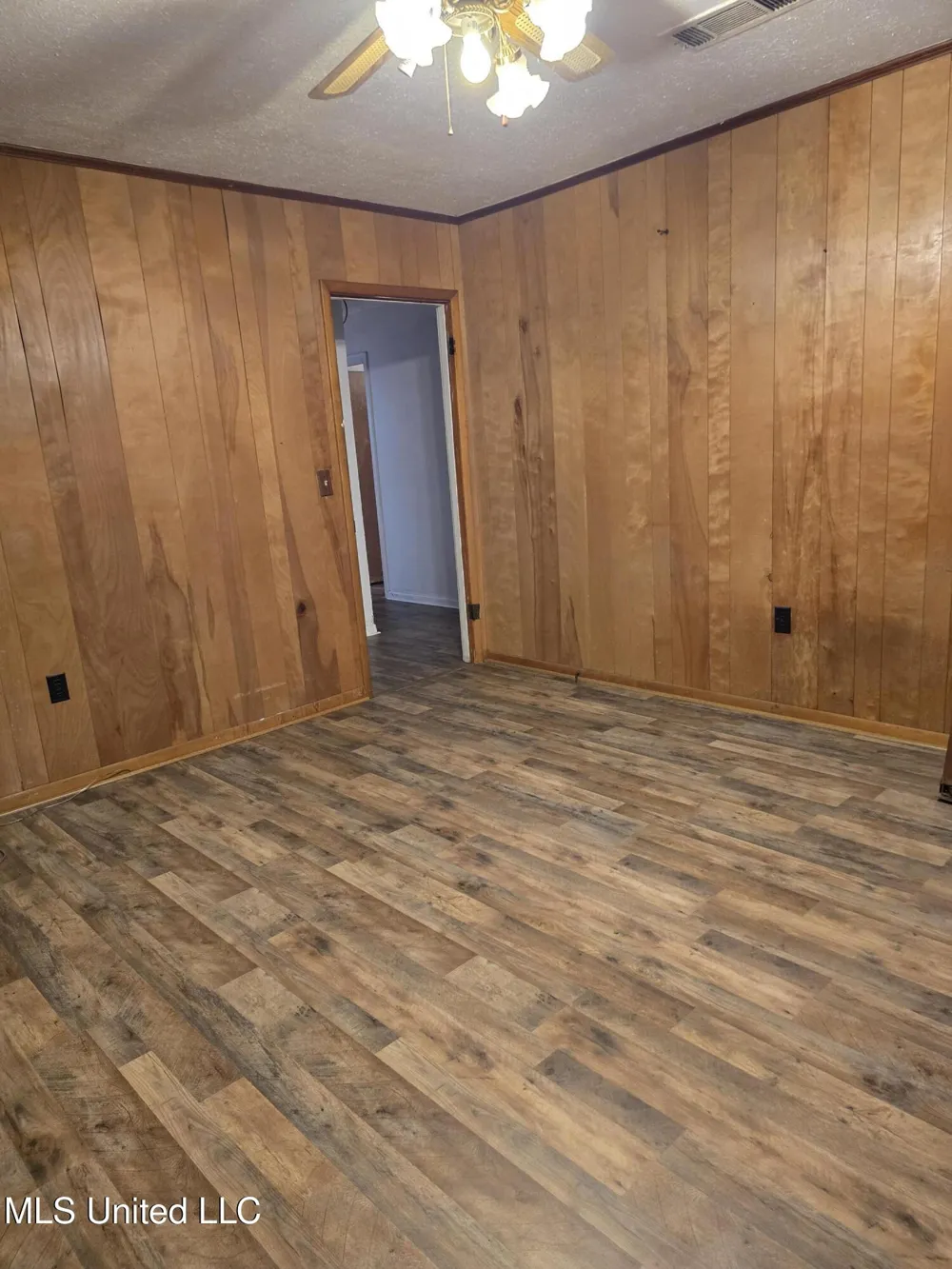 256 Pinehurst Circle Hazlehurst, MS 39083