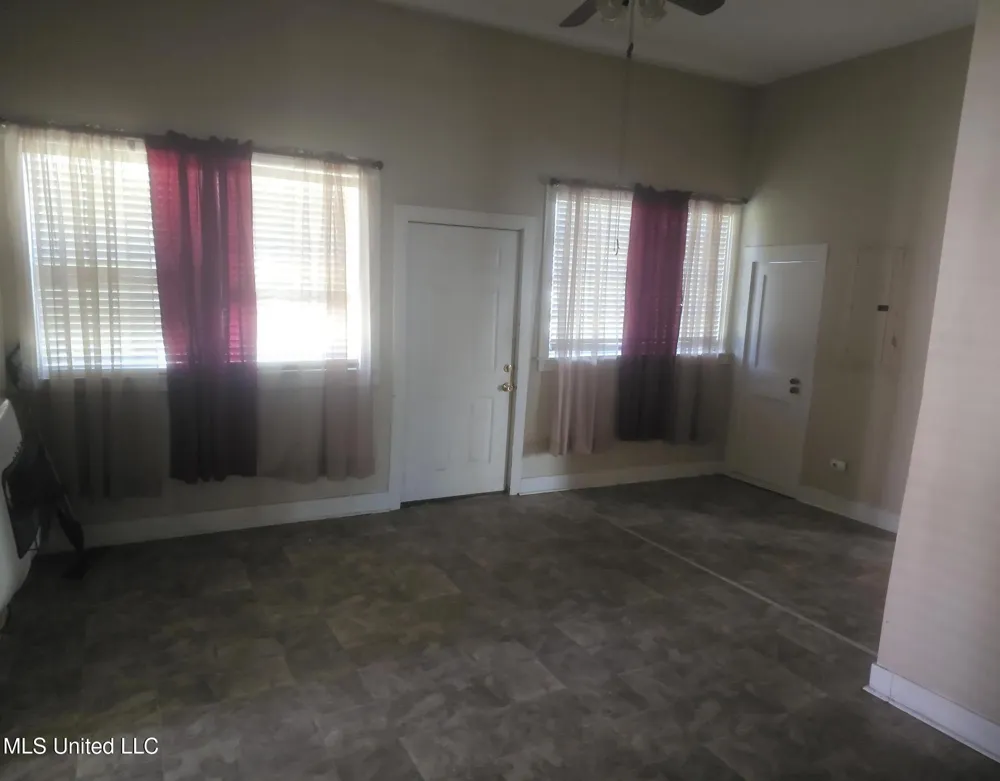 220 Calhoun Avenue Yazoo City, MS 39194