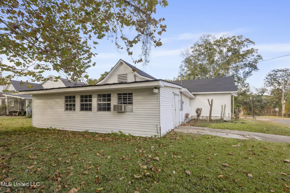 264 Berry Street Gloster, MS 39638