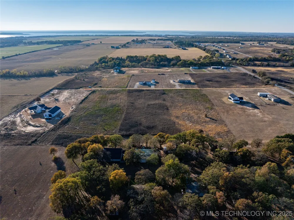 4 Lago Vista Lane Kingston, OK 73439