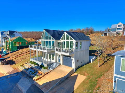 121 Lower Green Way