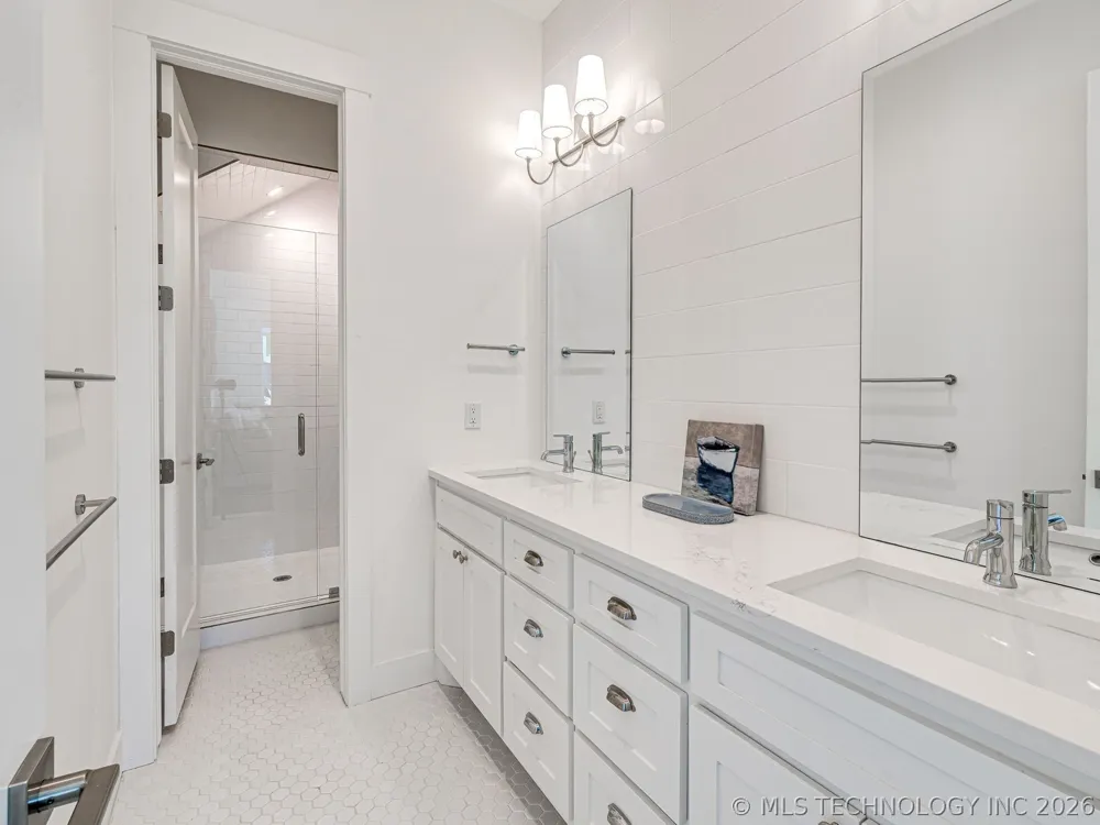 121 Lower Green Way Carlton Landing, OK 74432