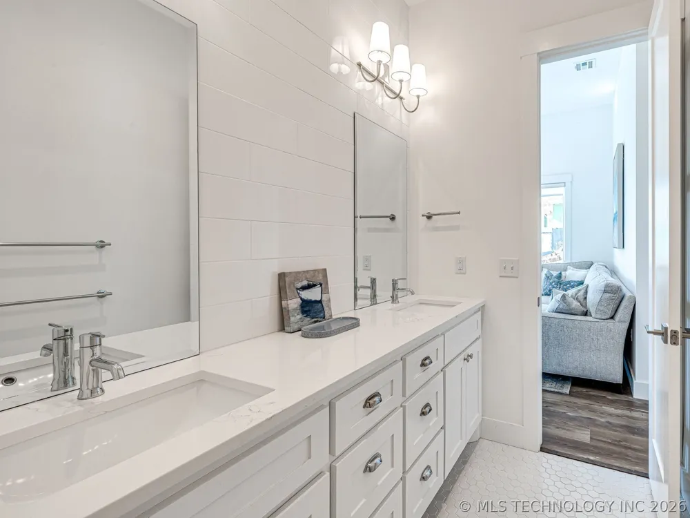 121 Lower Green Way Carlton Landing, OK 74432