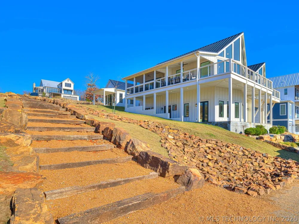 121 Lower Green Way Carlton Landing, OK 74432