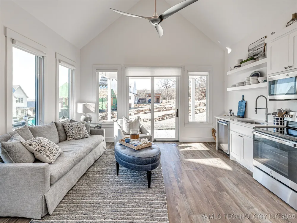 121 Lower Green Way Carlton Landing, OK 74432