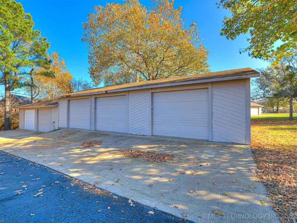291 Spinnaker Run #117 Eufaula, OK 74462