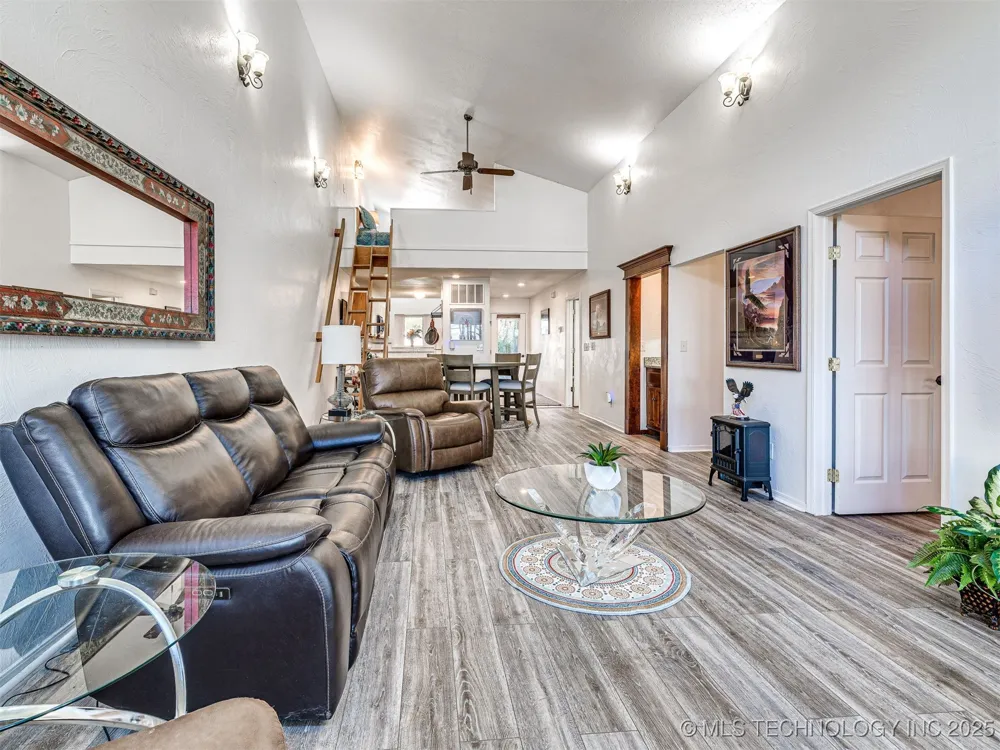 291 Spinnaker Run #117 Eufaula, OK 74462
