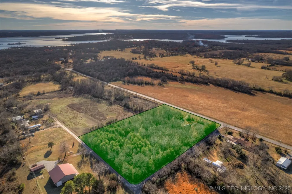 3 330 ROAD Wagoner, OK 74467