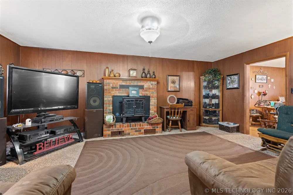 901 E 6th Street Sulphur, OK 73086