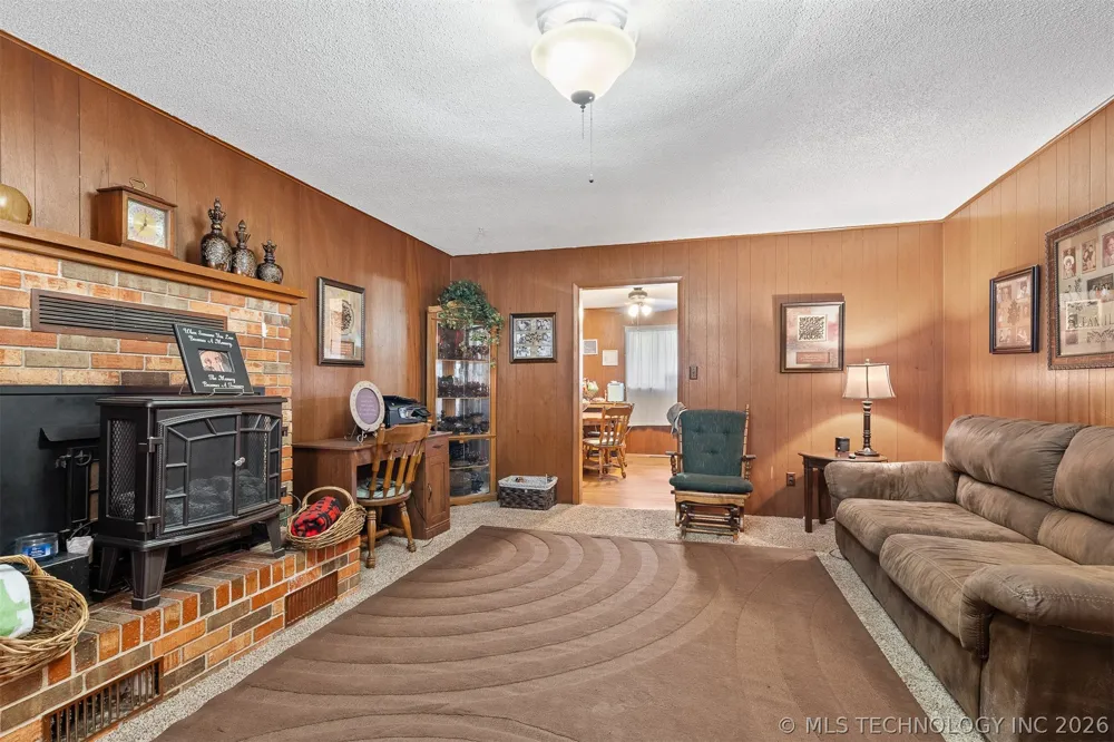901 E 6th Street Sulphur, OK 73086