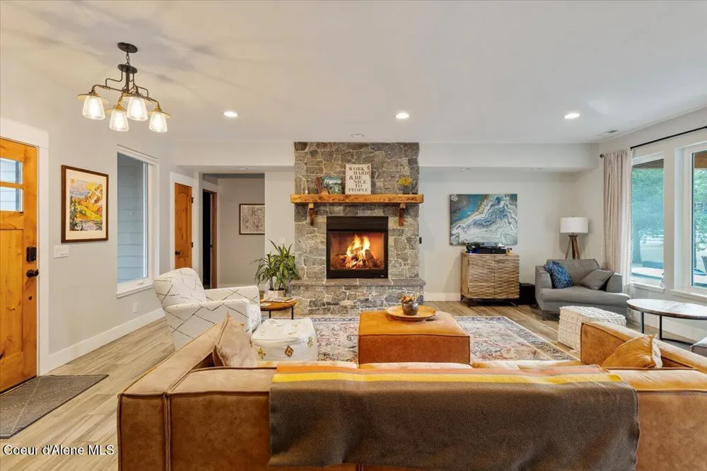 2380 Dufort Rd Sagle, ID 83860