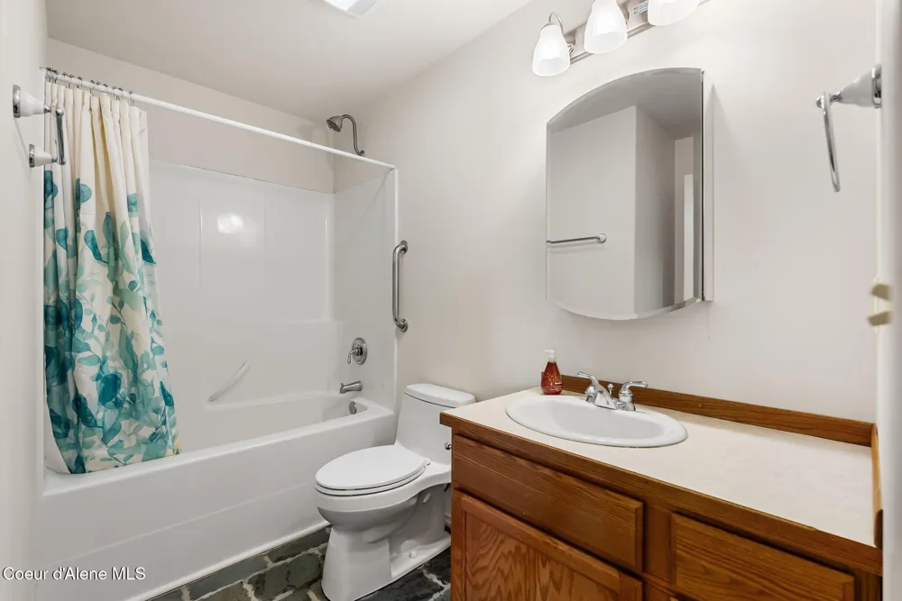200 Brittany Loop Kootenai, ID 83840