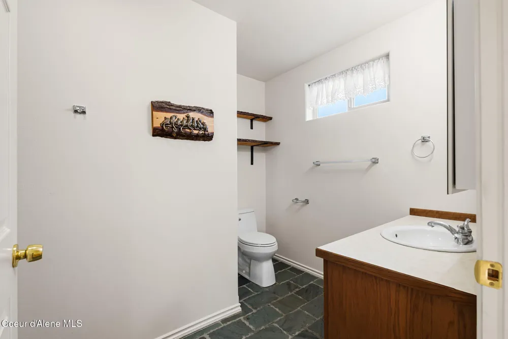 200 Brittany Loop Kootenai, ID 83840