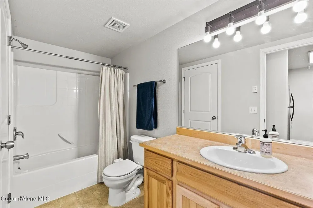 842 Chase Road #203 Post Falls, ID 83854