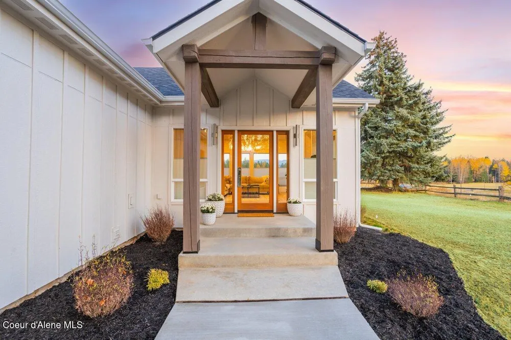 2685 Selle Road Sandpoint, ID 83864