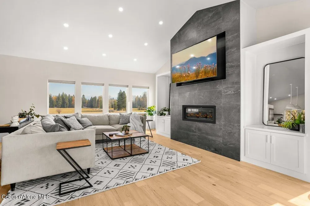 2685 Selle Road Sandpoint, ID 83864